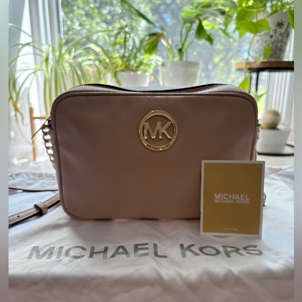 Michael Kors Fulton East to West Pebbled Leather camera bag in Blush Pink